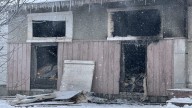 Edmonton firefighters putting out final hot spots at abandoned house in Rosslyn