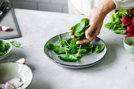 What Happens to Your Body When You Eat a Handful of Spinach Every Morning