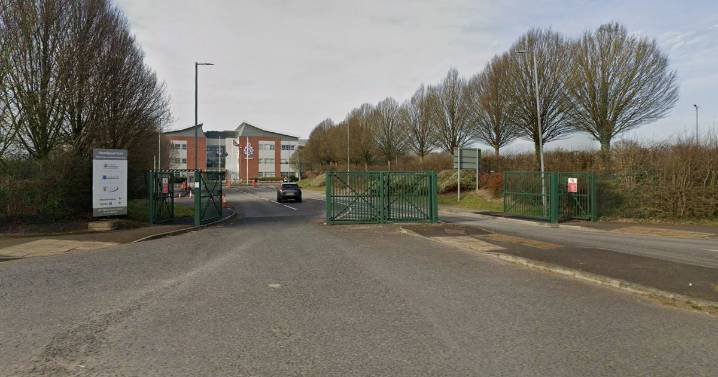 Policeman keeps his job after attacking teenager in his cell