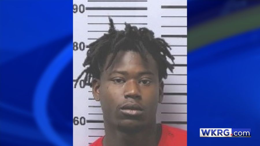 Family Dollar attempted robbery leads to Mobile man's arrest: MPD
