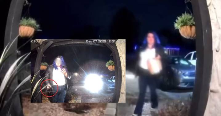 Video muestra a una repartidora de aplicación rociando gas pimienta sobre el pedido de sus clientes; las autoridades la están buscando y podría recibir hasta 20 años de cárcel