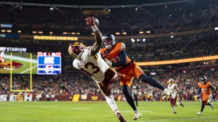 Treylon Burks on one-handed TD catch: I was just trying to make a play