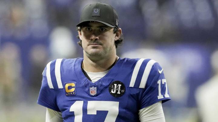 Colts’ Daniel Jones’ 3-word message to teammate after injury proves QB’s toughness