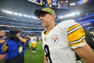 What Happened to Aaron Rodgers? Why Is Steelers QB Bleeding? Pittsburgh Steelers QB Aaron Rodgers gets injured during the Week 13 game against Buffalo Bills, bleeding from his nose. Read why? Amit Kum