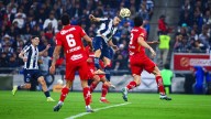 Monterrey derrota 1-0 a Toluca y espera salir vivo del infierno