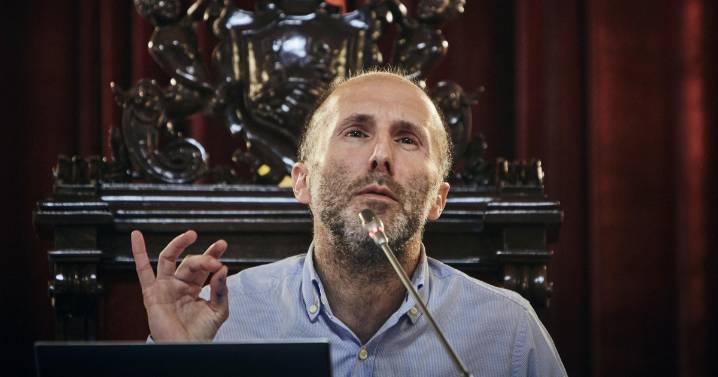 El alcalde de Orense tendrá que declarar como investigado por un supuesto delito de apropiación indebida