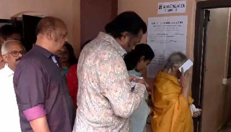 Kerala Local Body Elections: Polling Underway In 7 Districts; Union Minister Suresh Gopi Votes