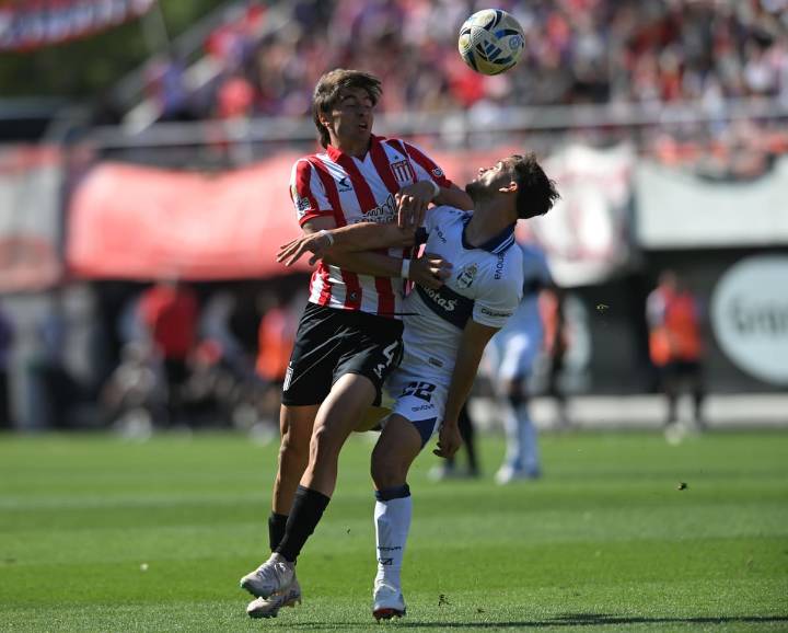 En qué canal pasan Gimnasia y Estudiantes  por el Torneo Clausura 2025 hoy