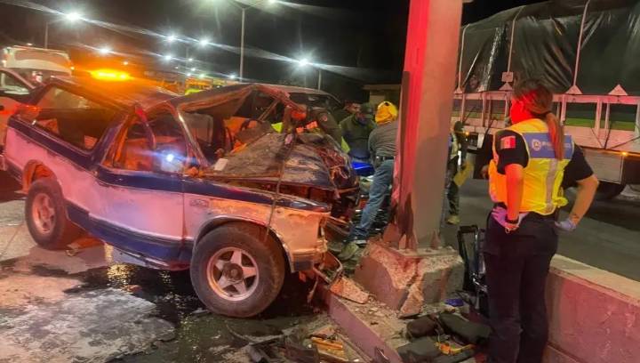 Choque contra poste en Circuito Potosí deja tres lesionados