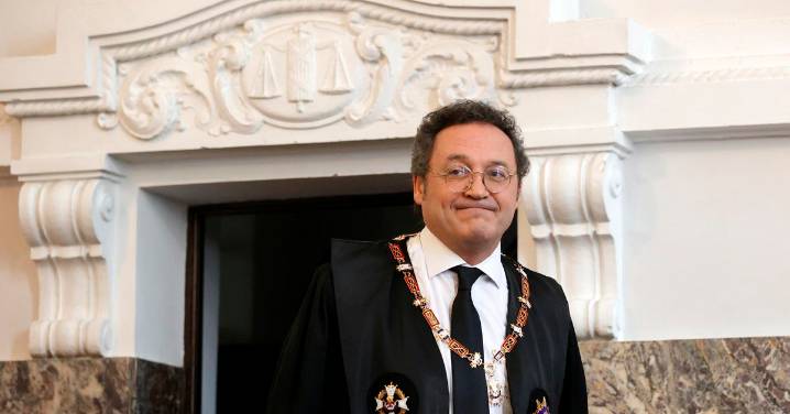 La dignidad y el valor de un funcionario público comprometido con la democracia