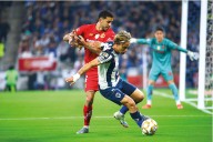 Rayados consigue mínima ventaja ante Toluca en la ida