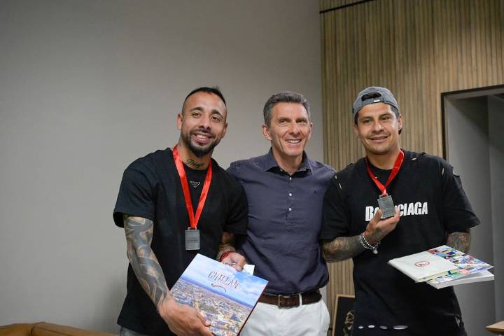 “Son símbolos del club”: alcalde de Chillán homenajeó a los referentes de Ñublense que dejarán el equipo en 2026
