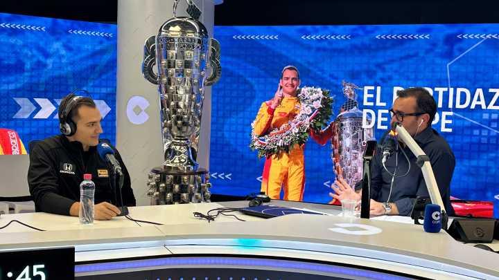 Álex Palou, en El Partidazo de COPE junto al mítico trofeo de las 500 Millas de Indianápolis: "Tendría que llegarme una oferta muy buena de la F1 para pensármelo"
