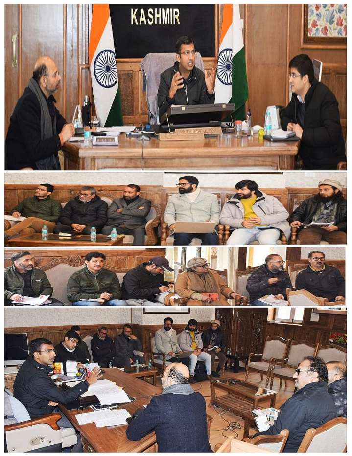 Div Com Kashmir takes review of Handicrafts & Handloom Department