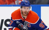 NHL News: Connor McDavid’s Oilers land Sidney Crosby’s Penguins goalie in high