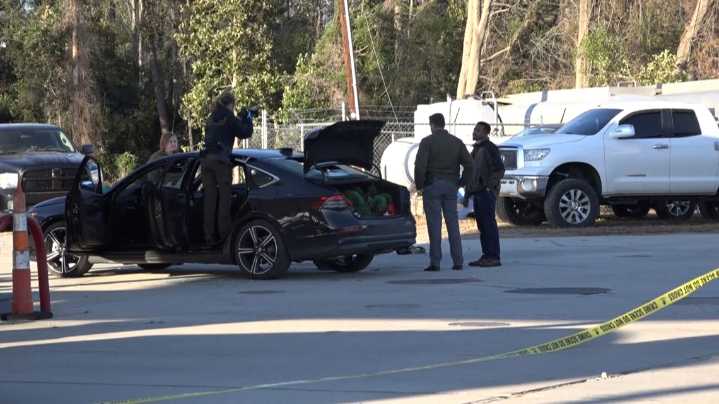 Batesburg-Leesville workers describe abrupt standstill after officer reportedly shot two suspects, police say