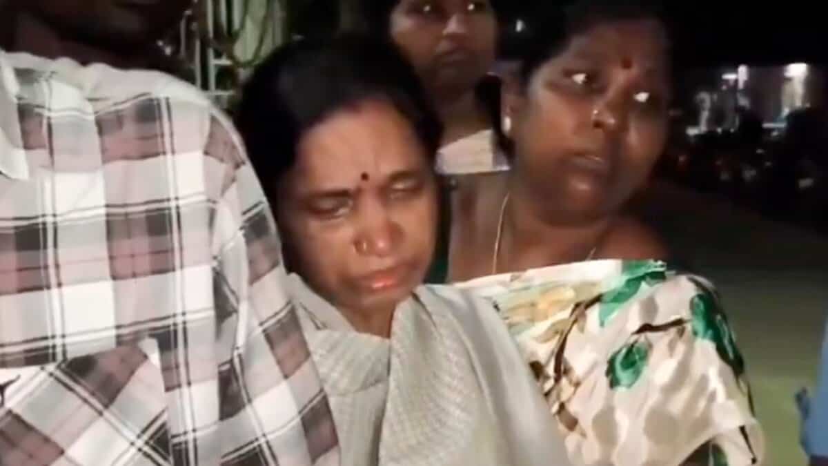 RTC driver dies during treatment in Hyderabad, family alleges negligence