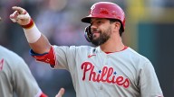 Sources: Kyle Schwarber, Phillies reach 5