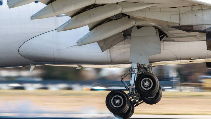 Boeing Cargo Plane Loses Landing Gear During Emergency Landing