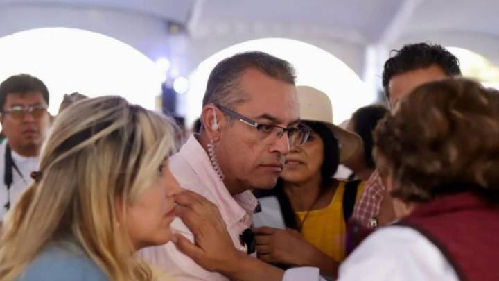 Tras escándalo de copas, echan a Juárez por borrachera