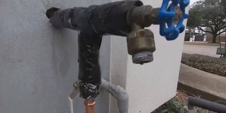 Hard freeze warning prompts pipe protection advice from local plumbers