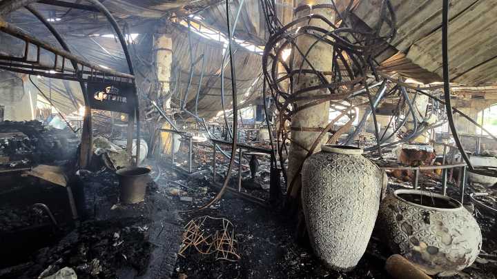 25 workers, tourists killed in nightclub fire in India's Goa state