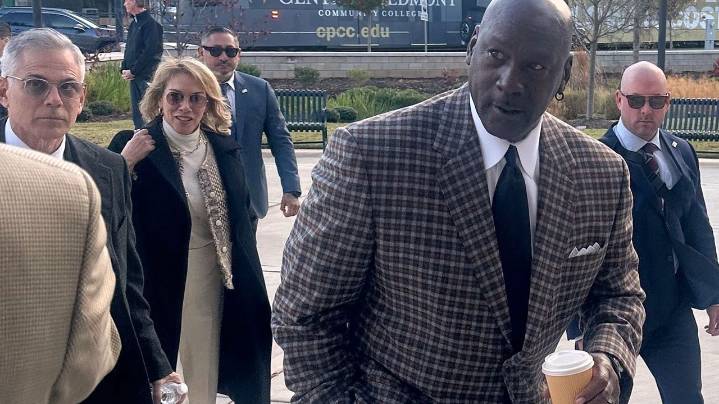 Economist says NASCAR owes $364.7M to teams in antitrust case