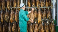 El sector del consumo prevé una caída de precios del jamón y otros derivados del cerdo por la peste porcina africana