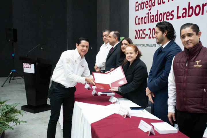 Entrega Centro de Conciliación Laboral de Tamaulipas 24 nombramientos