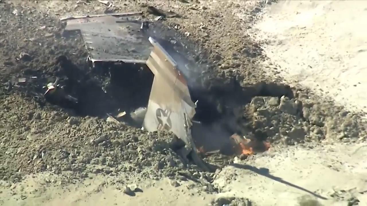 Air Force pilot safely ejects before F-16 fighter jet crashes in California desert