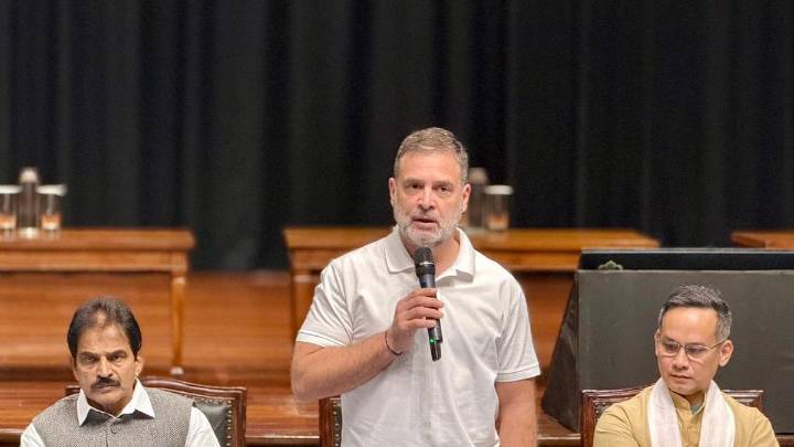 Congress Lok Sabha MPs meeting: Government ‘under pressure’ on Vande Mataram and SIR, says Rahul Gandhi