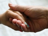 Es adolescente, tiene 15 años y busca un hogar