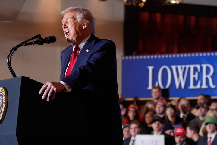 Trump promueve su política económica y asegura que el alto coste de la vida “es un bulo”