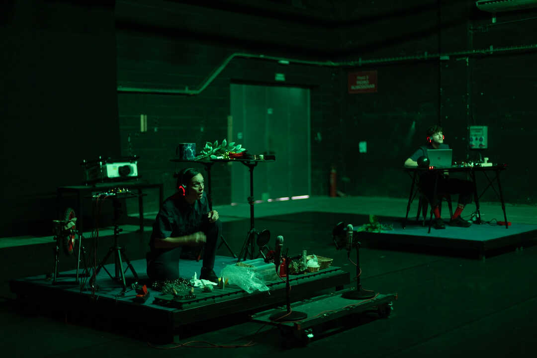 El teatro que suena como cine: Réplika estrena Si fuera una película, el juego escénico de Macarena Recuerda Shepherd