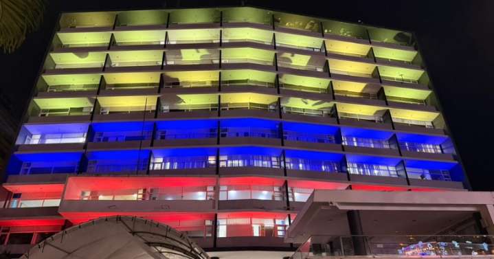 Un nuevo brillo en la Tercera de Ibagué: la Gobernación ilumina su edificio