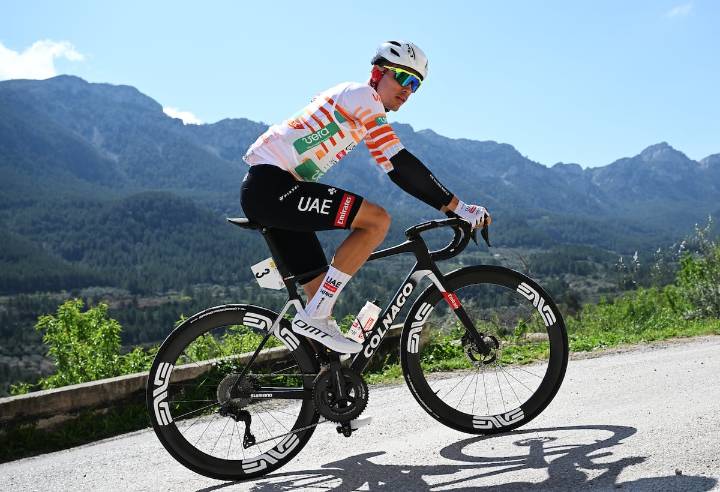 Juan Ayuso se da un baño de realismo y madurez en el Lidl: “Es cuestión de tiempo que los que piensan que soy un ambicioso individualista vean cómo soy”