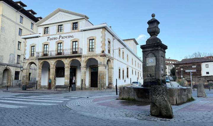 Reinosa regula el uso de patinetes y aprueba una moción para que el teatro lleve el nombre de Andrés García