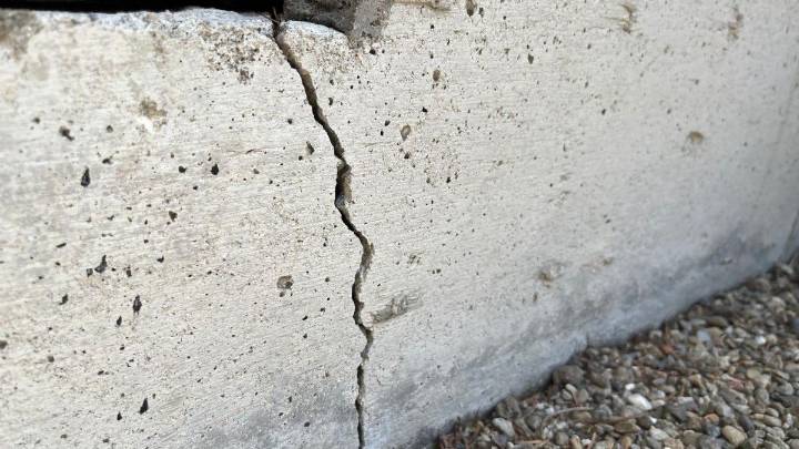 Jaipur: Under-construction multi-storey building develops cracks, triggering panic