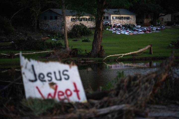 911 calls from Texas floods reveal chaotic and desperate pleas for rescues