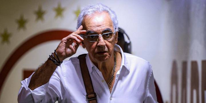 Universitario tomó drástica posición ante exigencias de Jorge Fossati para seguir el 2026: “No van a hipotecar el club”