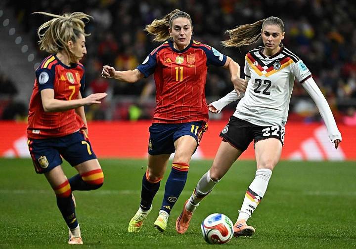 Esther roza el primero para España