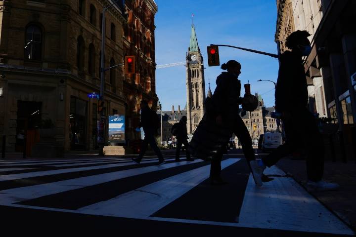 Ottawa informs 68,000 workers of early-retirement incentives in bid to shrink public service