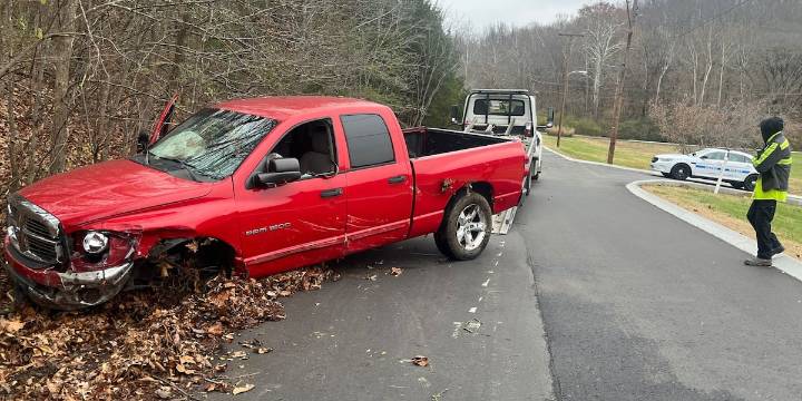 Officer injured after suspect rams patrol car with truck during welfare check in Nashville