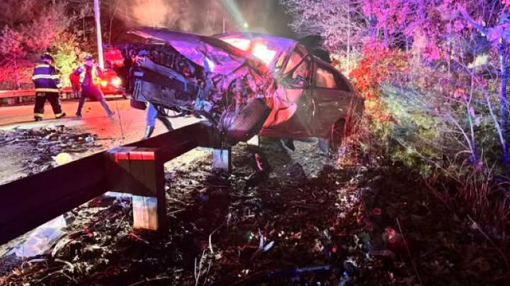 Aparatoso accidente deja dos personas heridas en Attleboro