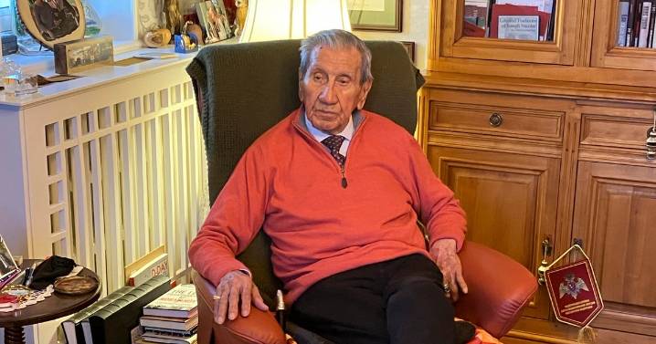 Charles Shay, D-Day veteran who saved lives on Omaha Beach as a 19