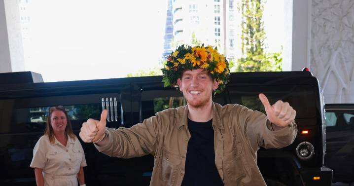 AngryGinge gets hero's welcome as I'm A Celeb winner heads for 5 star luxury