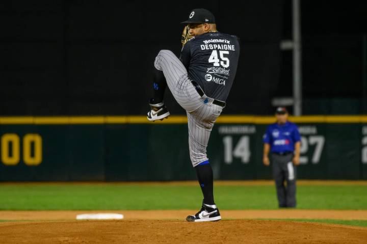 Yaquis dio paliza a Cañeros 10