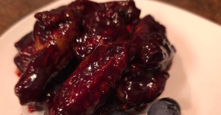 Buffalo Bills tailgate recipes: New England-Inspired Blueberry Wings