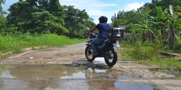 Vecinos de Los Cedros solicitan arreglo de la vía