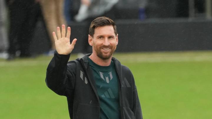 Want to shake hands with Lionel Messi? You can if you pay Rs 10 lakh